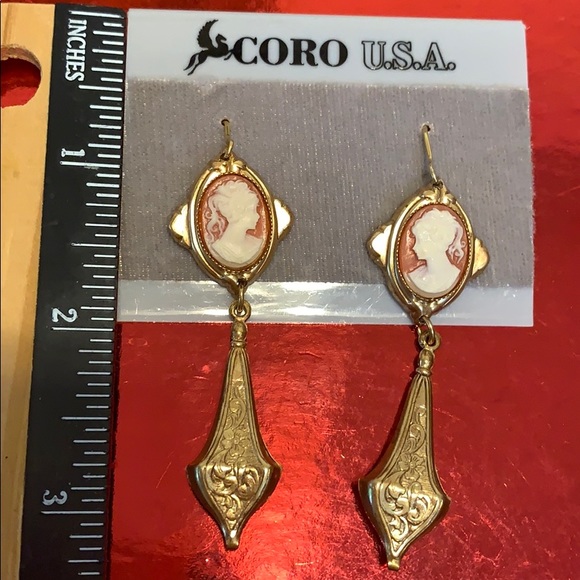 Vintage Coro Cameo Earring - Picture 2 of 5
